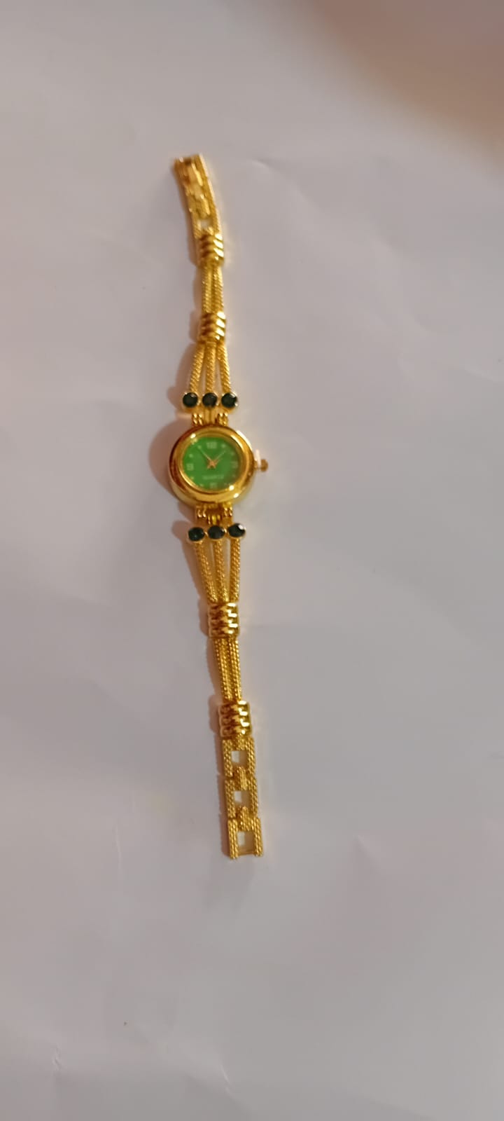 Smart golden wrist watch